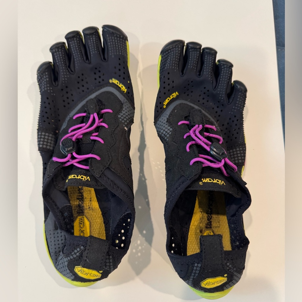 Vibram FiveFingers Black Shoes with Purple Laces
8.5
